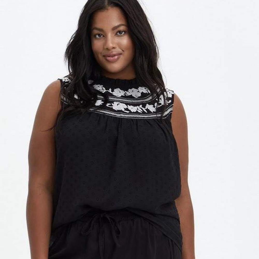 Torrid Clip Dot Embroidered Tank - Chiffon Black -‎ Women’s 5 NWOT